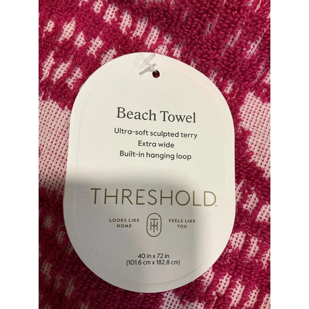 New Threshold Beach Towel Terrry Extra Wide Oversized Red Picnic Jumbo 40x72